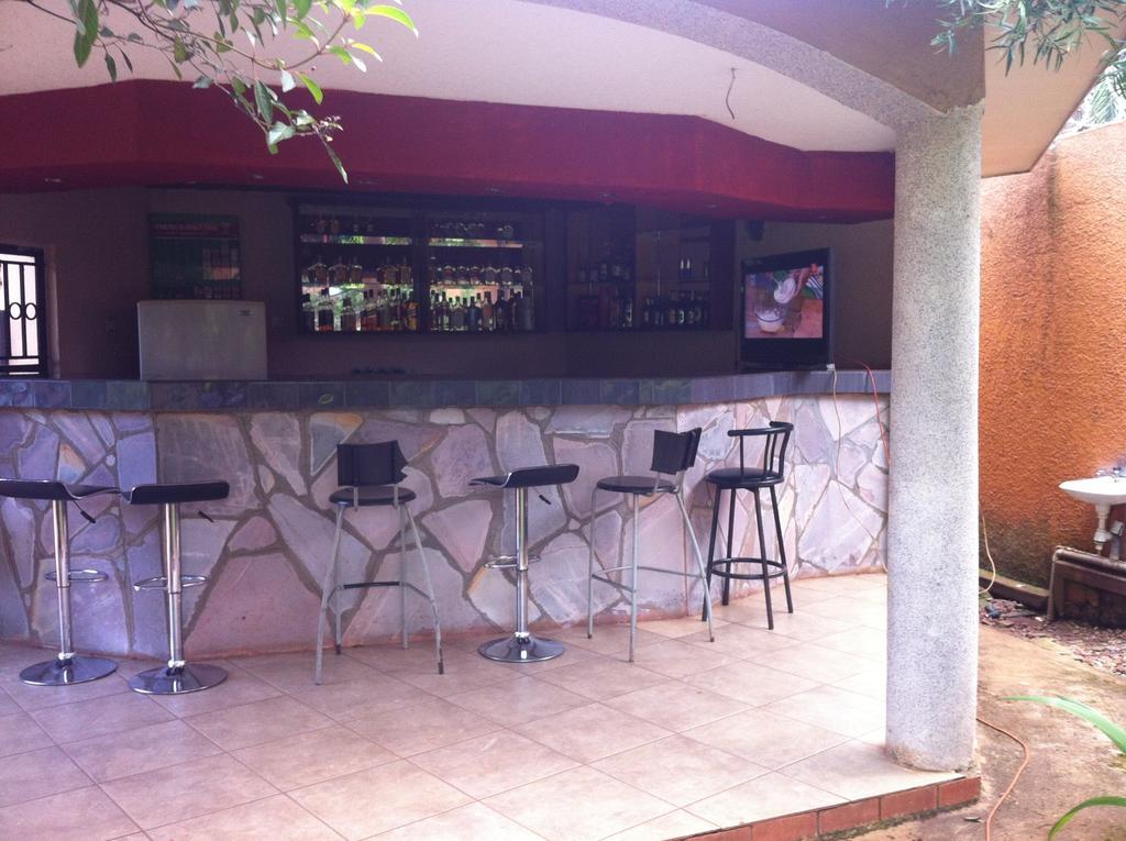 Executive Airport Hotel Entebbe Exterior foto