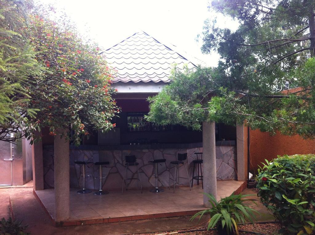 Executive Airport Hotel Entebbe Exterior foto