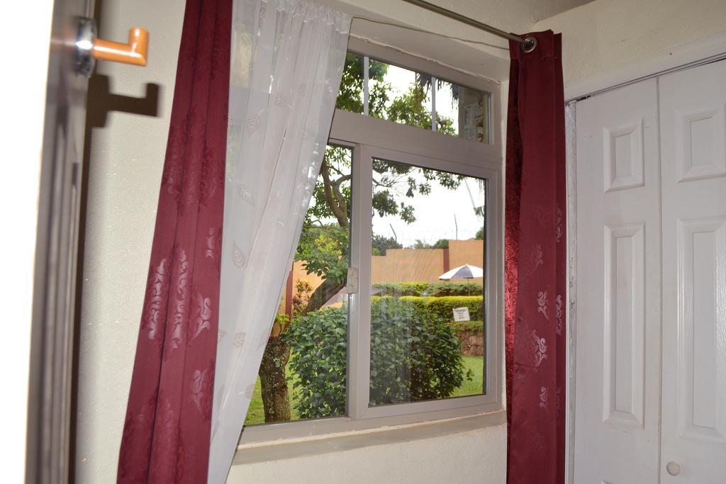 Executive Airport Hotel Entebbe Exterior foto